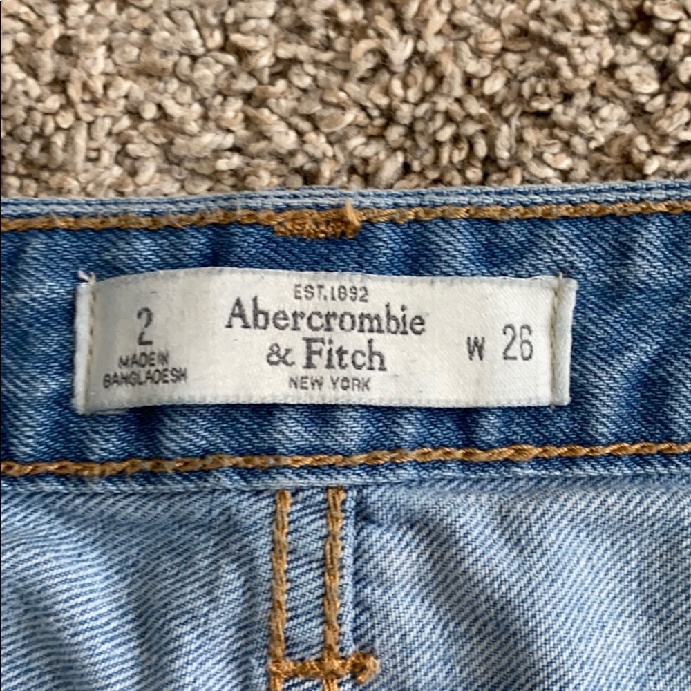 Shorts - Picture 2 of 3